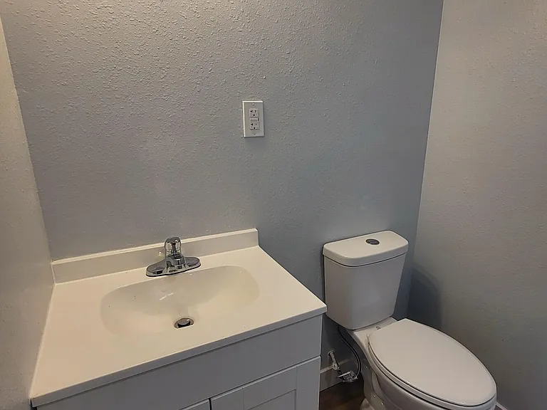 511 32nd St #3 — Photo 5