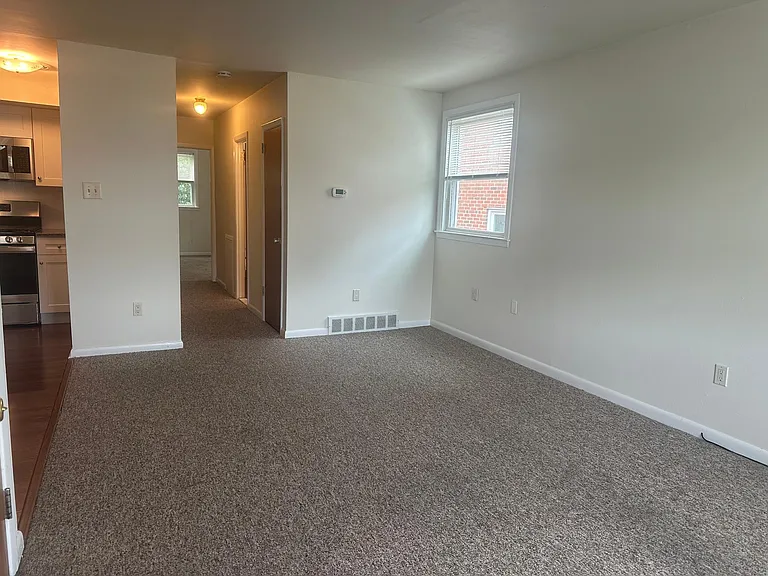 592 Livezey St #2 — Photo 3