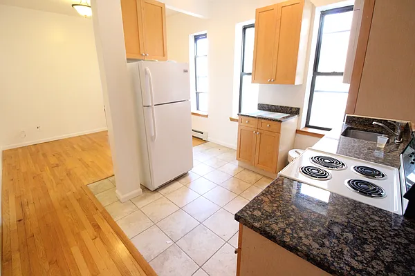 Rented by Luxor Homes & Investment Realty | media 11