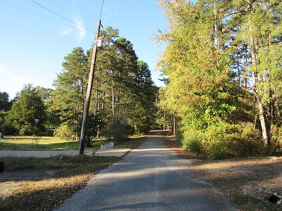 4th image of 76 Elmwood Dr