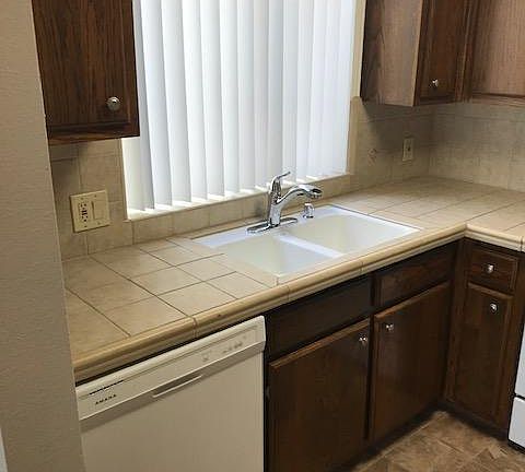 4th image of 121 S Belmont St APT 8