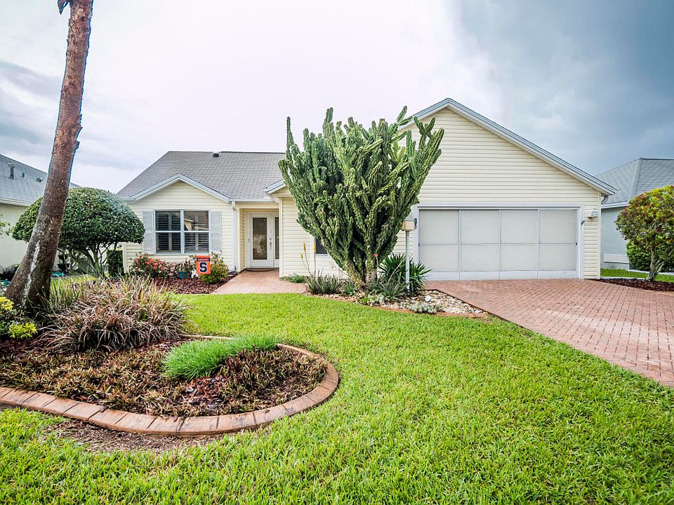1st image of 858 Oak Forest Dr