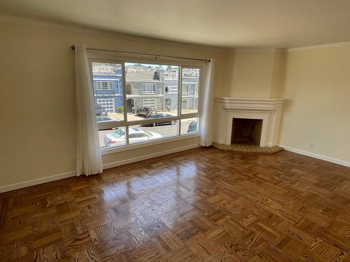 Livingroom - 240 2nd Ave
