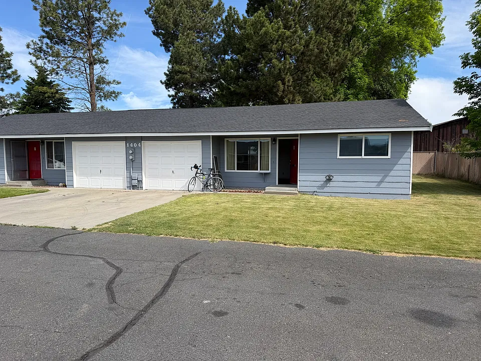 1404 N Cora St #2