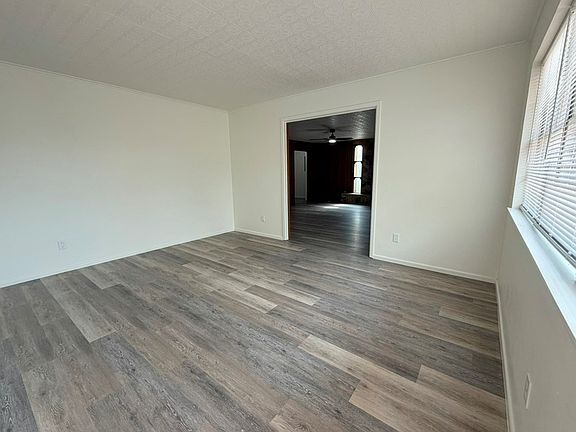 2nd image of 3916 Boulder Ave