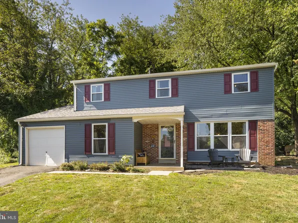28 Powers Pl, Dresher, PA 19025