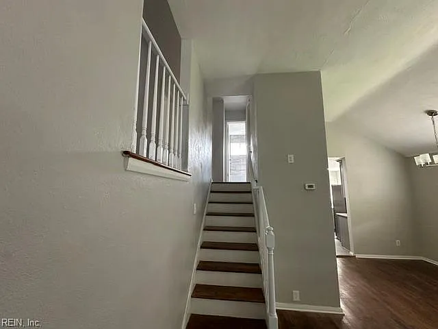 426 Beacon Hill Cir — Photo 17