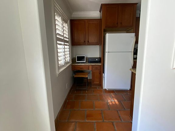 4th image of 4479 Marlborough Ave