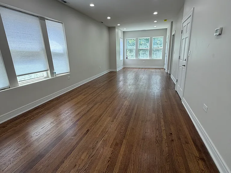6327 S Artesian Ave #2 — Photo 2