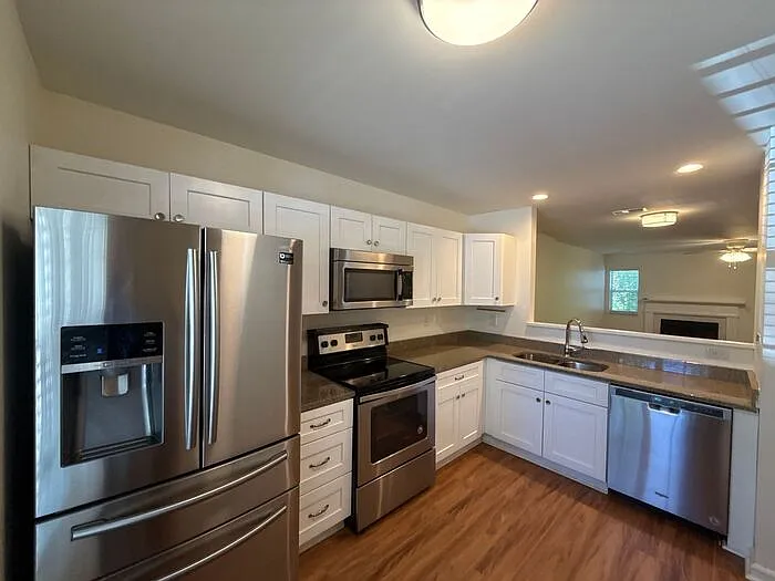 3 bed, 3.5 bath, 1632 sqft, $1,745 — Photo 3