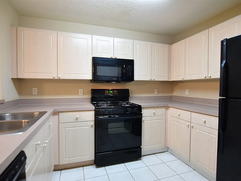 1066 Dolphin Dr — Photo 7