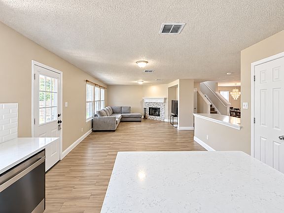 3rd image of 14800 Ledgeview Ct