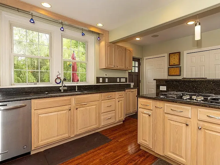 5951 Som Center Rd — Photo 38