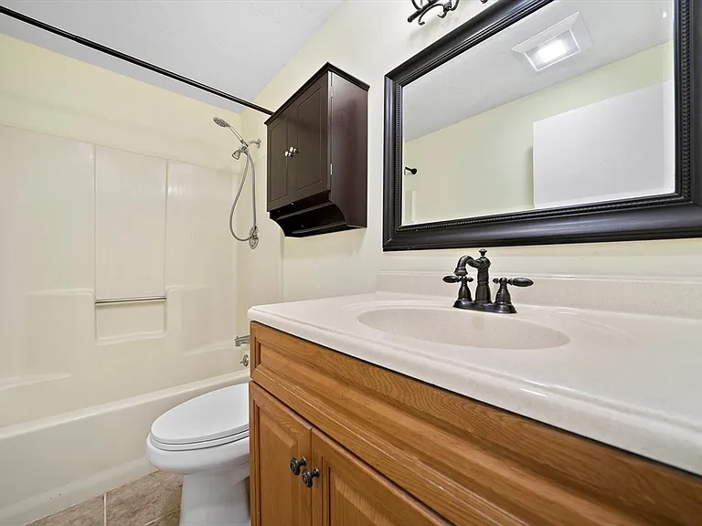 1810 Skyline Dr — Photo 29