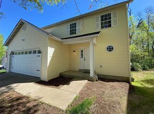 150 Village Circle Dr, Lake Saint Louis, MO 63367