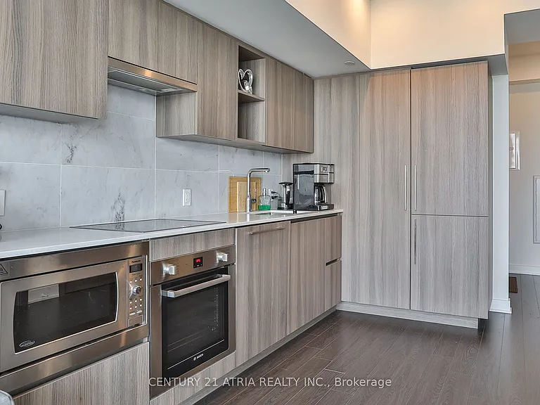 19 Bathurst St #3715 — Photo 7