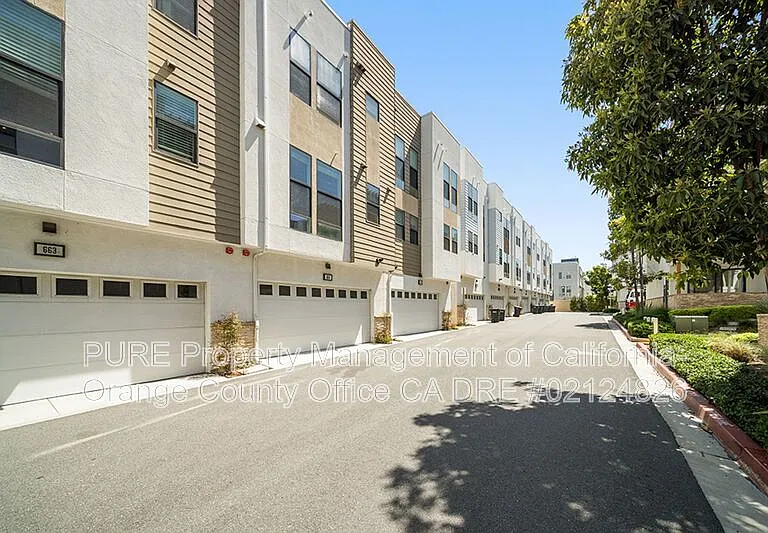 661 W 17th St — Photo 8