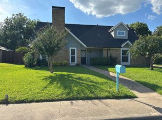 147 N Greenstone Ln, Duncanville, TX 75116