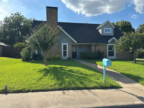 147 N Greenstone Ln, Duncanville, TX 75116