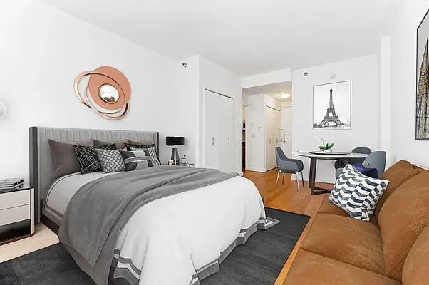 Rented by REAL New York | media 12