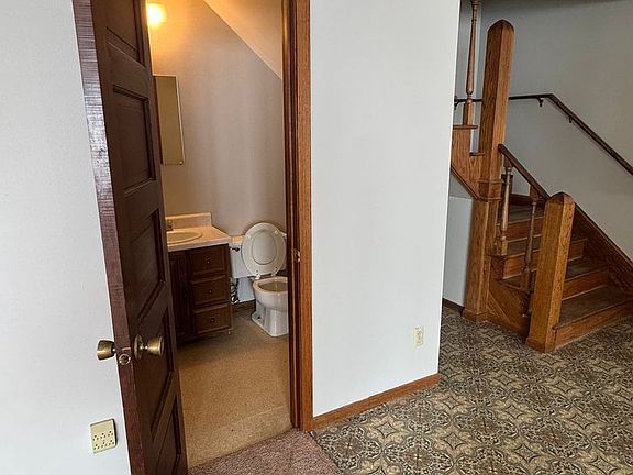 5th image of 408 2nd Ave NE APT 2