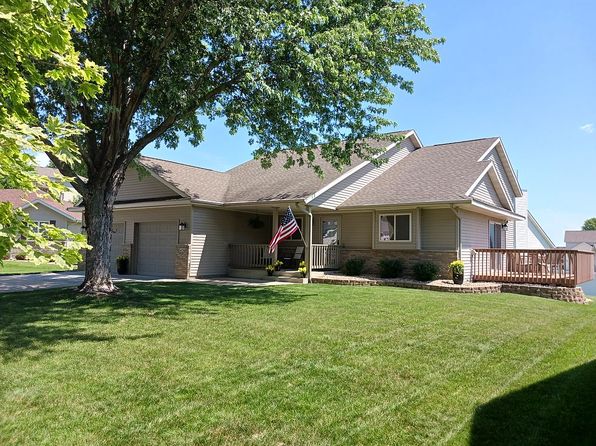 426 Lakewood Ln NW