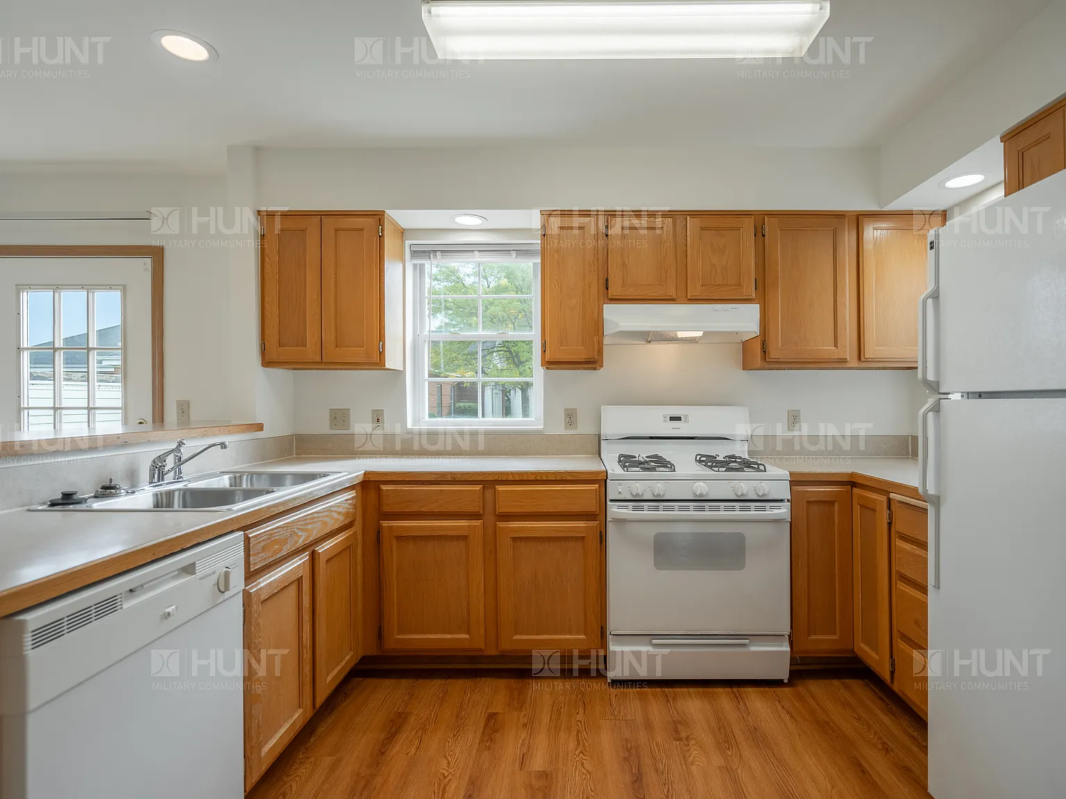 2 bed, 1.5 bath, 960 sqft, $2,350 — Photo 2