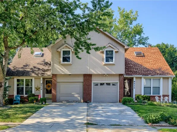 9514 W 77th Ter, Overland Park, KS 66204