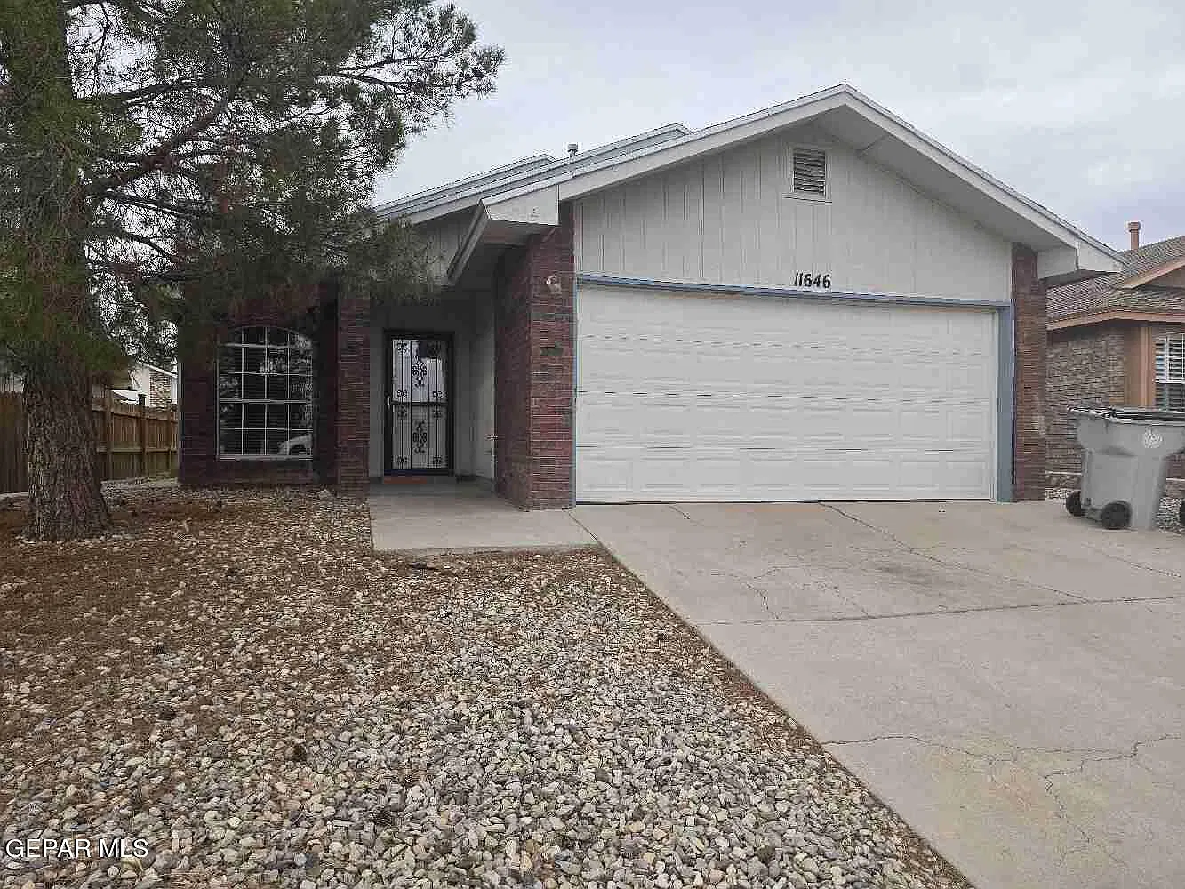 3 bed, 1.5 bath, 1204 sqft, $1,595 — Photo 2