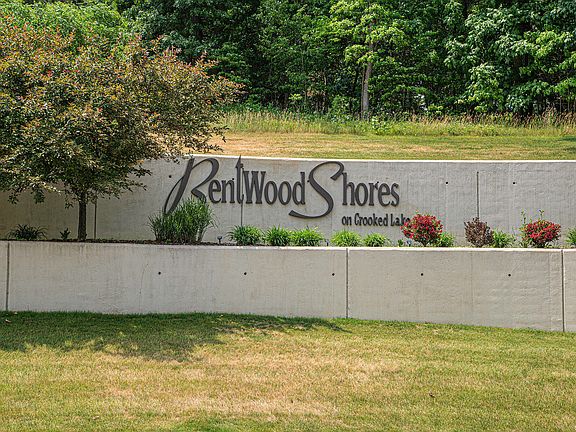 3rd image of 7298 Bentwood Trl