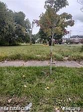 2nd image of 2208 Hibbard St