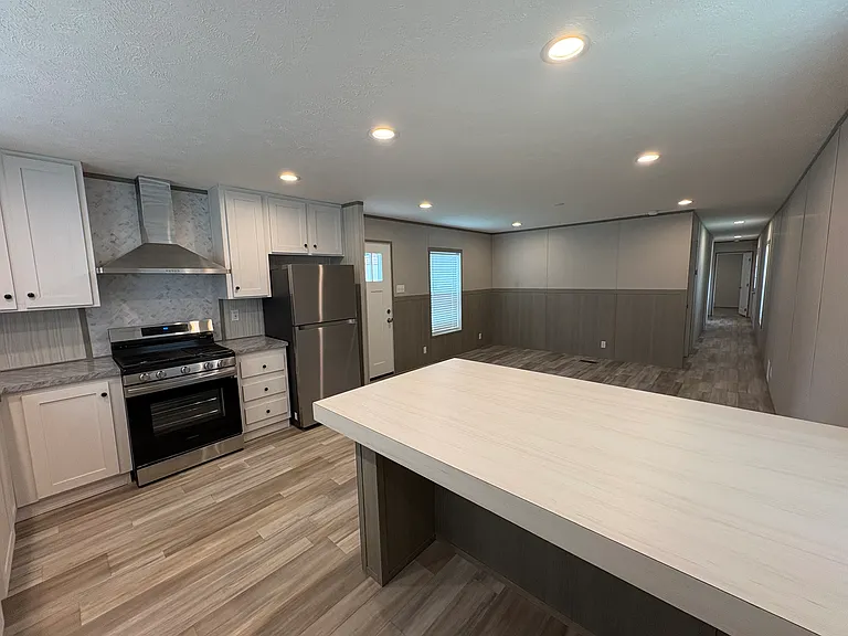 690 Rose Blvd — Photo 7