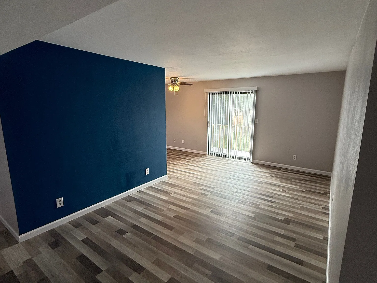 Stylish Two Bedroom — Photo 2