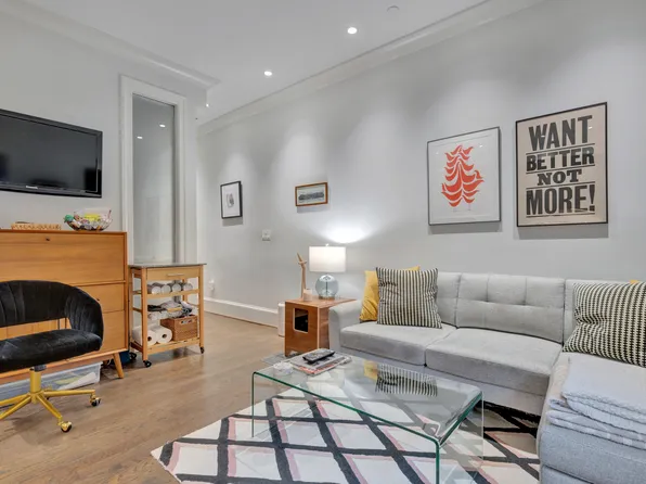 418 7th St SE APT 102, Washington, DC 20003