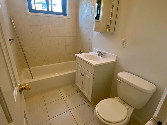 5th image of 81 Beacon Hill Dr #4H1