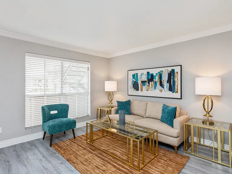 Del Mar Apartments — Photo 15