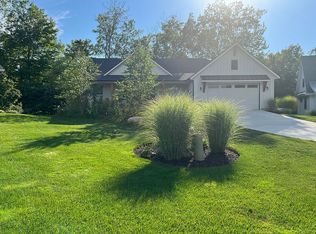 557 Artisan Row Ct, Douglas, MI 49406