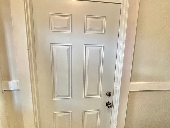 2nd image of 313 E Ormsby Ave APT 1