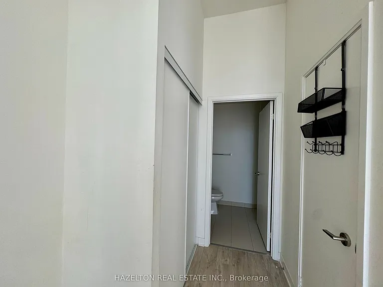 576 Front St W #201-E — Photo 7