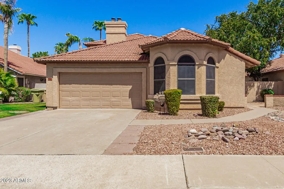 3 bed, 2233 sqft, $2,875 — Photo 3