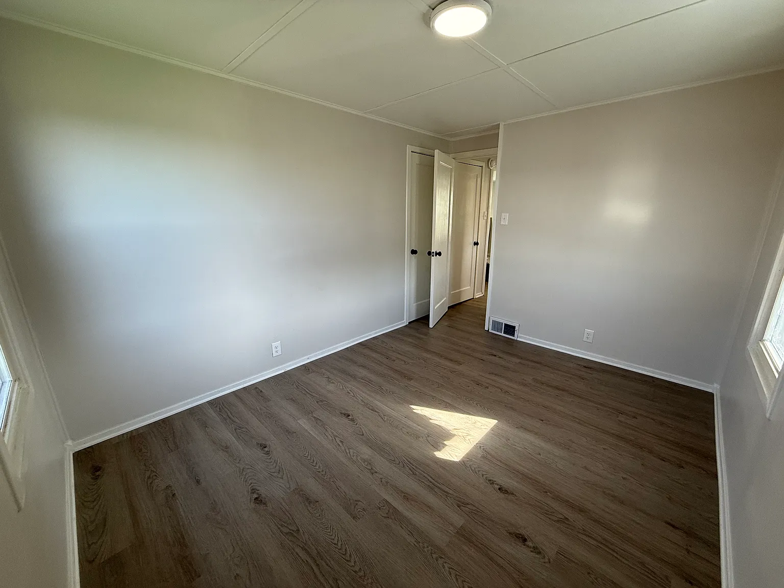 2 bed, $1,200 — Photo 3