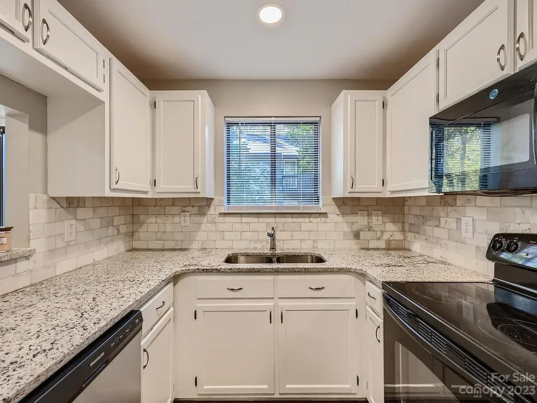 412 Mallard Head Ln — Photo 8