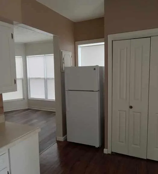 320 S Cleburn St #4 — Photo 3