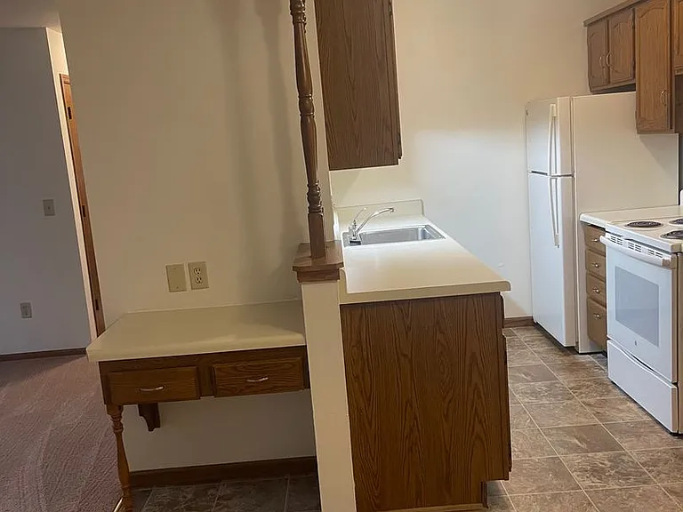 410 S River Rd #20-40-60 — Photo 11