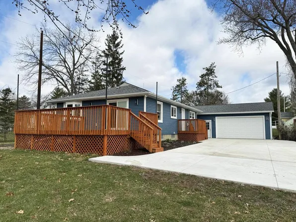 N4071 Thompson Street, Doylestown, WI 53928