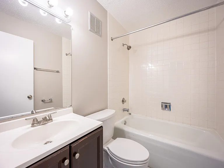 1043 S York Rd #407 — Photo 7