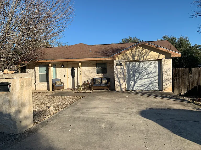 324 Patriot Dr — Photo 1