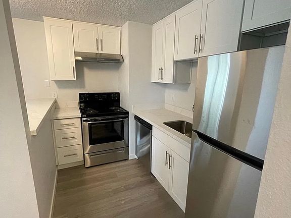 4th image of 11924 1st Ave SW #106