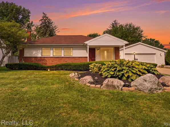 37155 Jordan St, Clinton Township, MI 48036