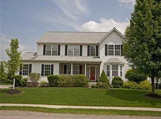 1047 S Lake Dr, Gibsonia, PA 15044